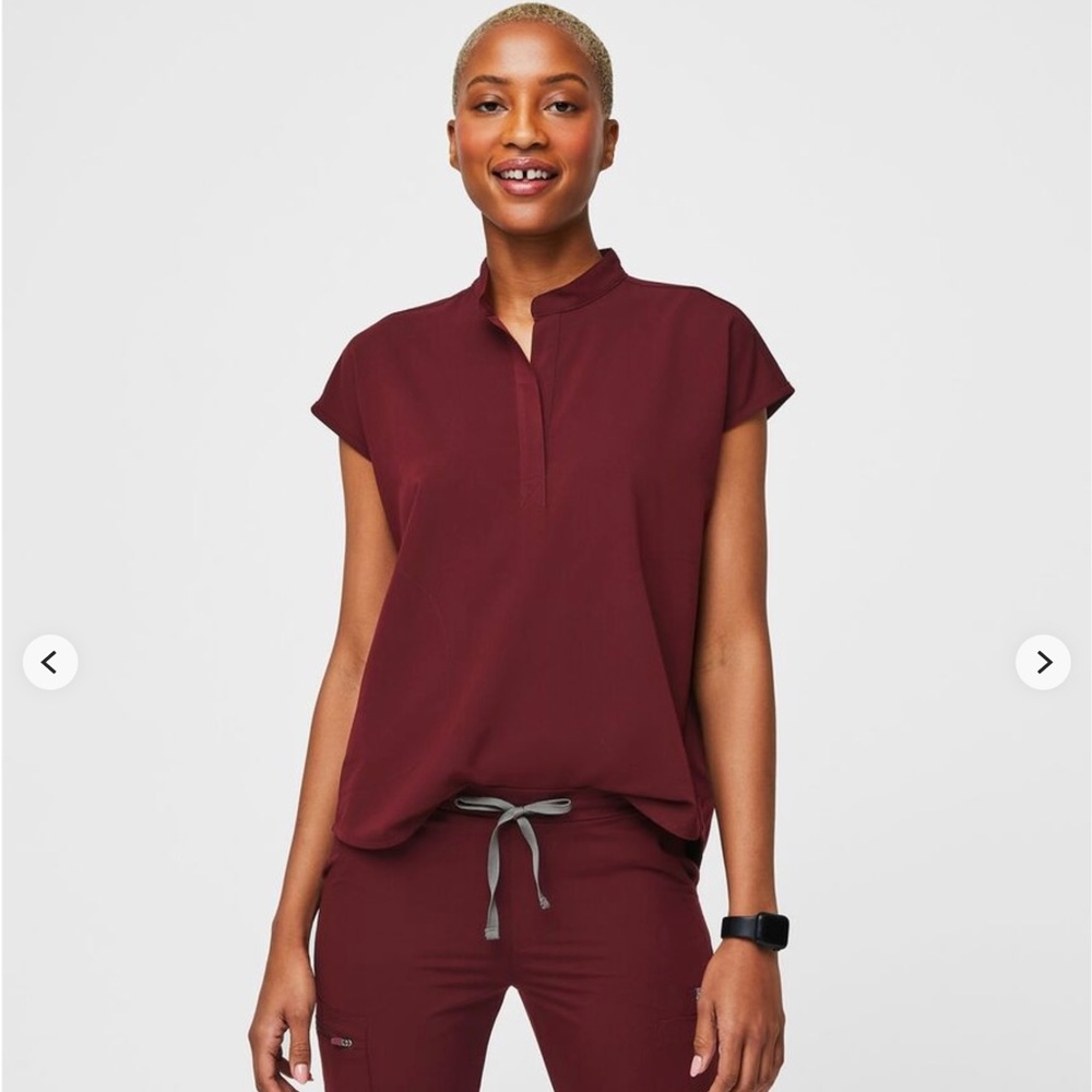 FIGS Rafaela oversized scrub top small